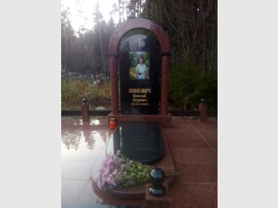 Памятник эксклюзивный