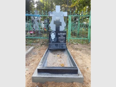 памятник в виде креста